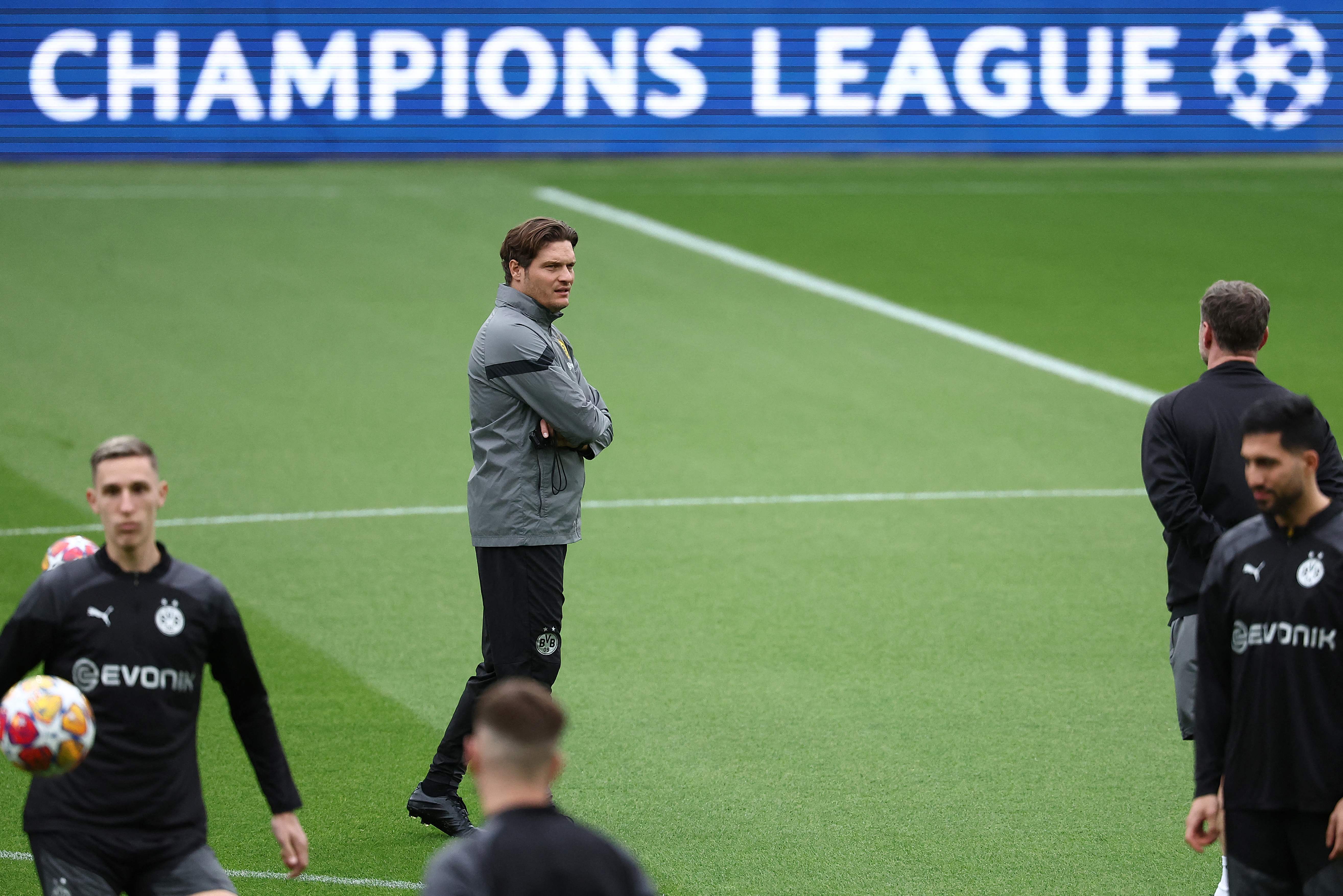 多特蒙德足球_足球——欧冠:多特蒙德赛前备战