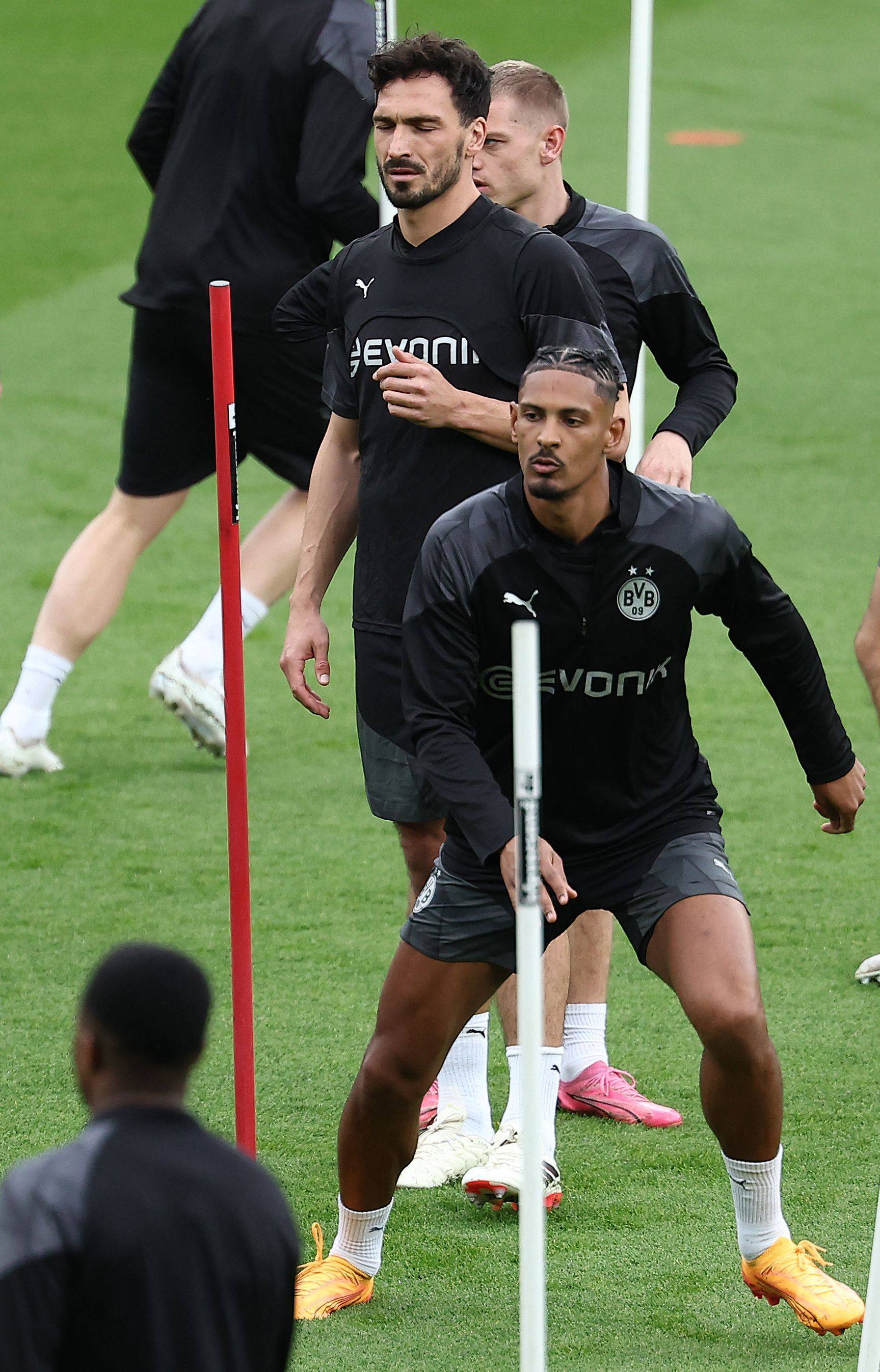 多特蒙德足球_足球——欧冠:多特蒙德赛前备战