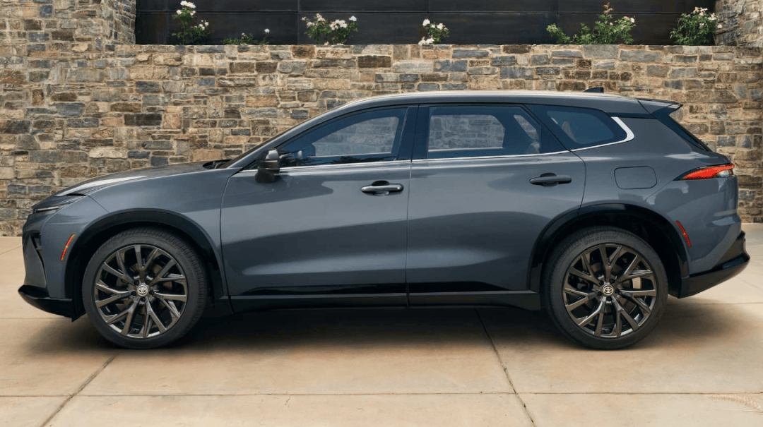 皇冠体育平台_汉兰达同平台打造皇冠体育平台,内饰更有档次,皇冠全新SUV或10月引进