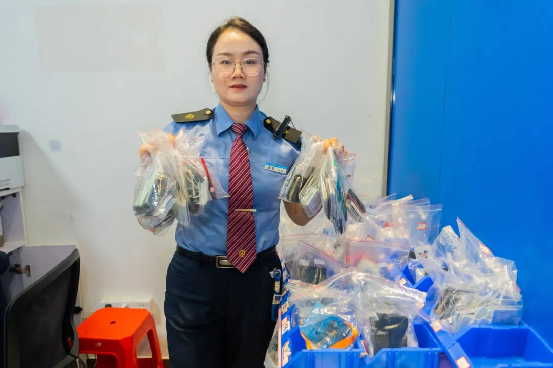 皇冠足球管理平台出租_6天捡1000张身份证皇冠足球管理平台出租!高铁站工作人员回应