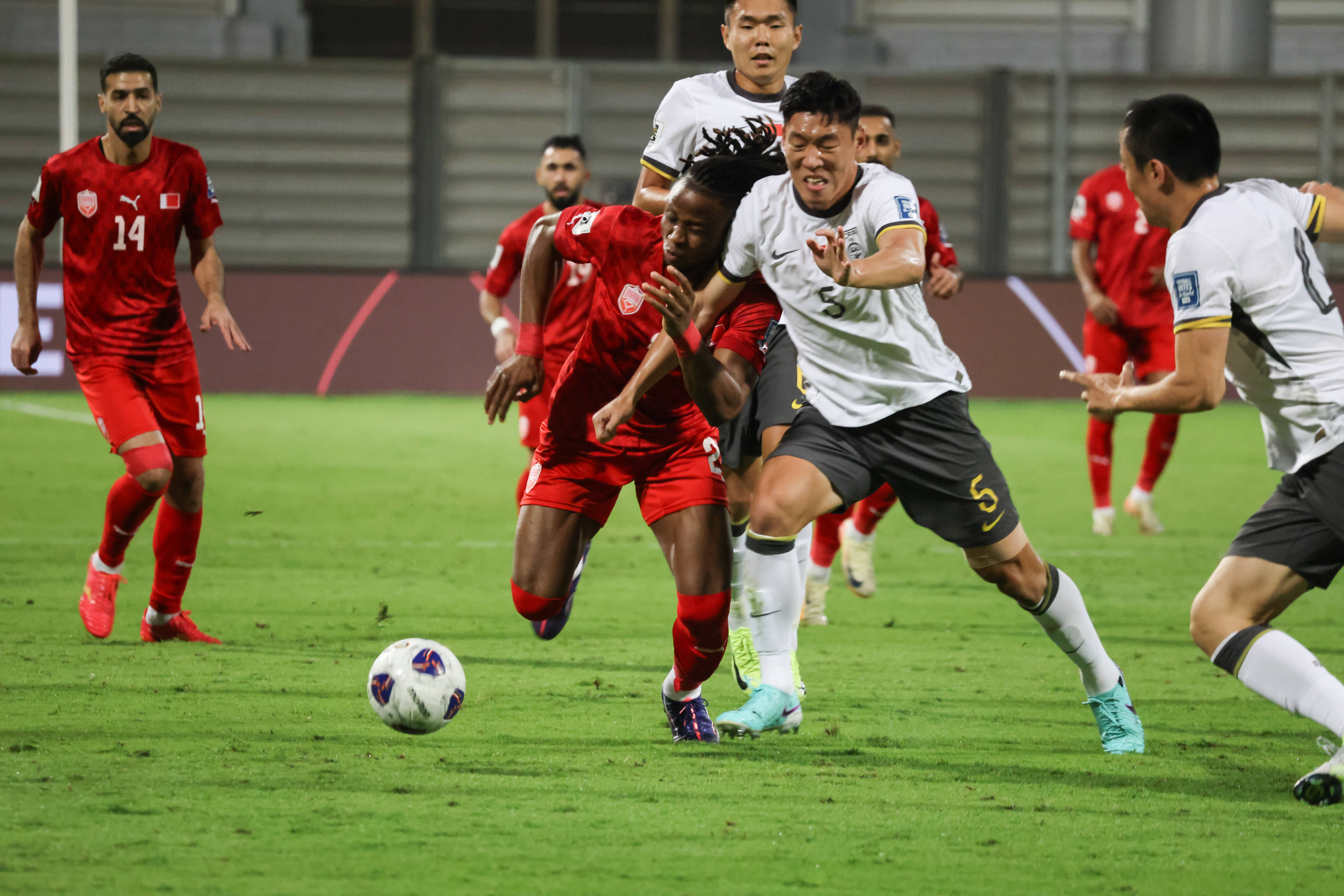 皇冠信用盘结算日_地狱到天堂皇冠信用盘结算日!对手进球被吹张玉宁绝杀 国足1-0巴林两连胜