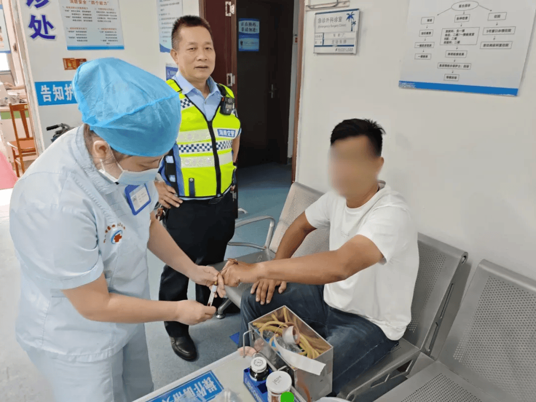 皇冠体育App下载_事发海口!男子一大早开车撞护栏皇冠体育App下载,交警一查:有蹊跷!