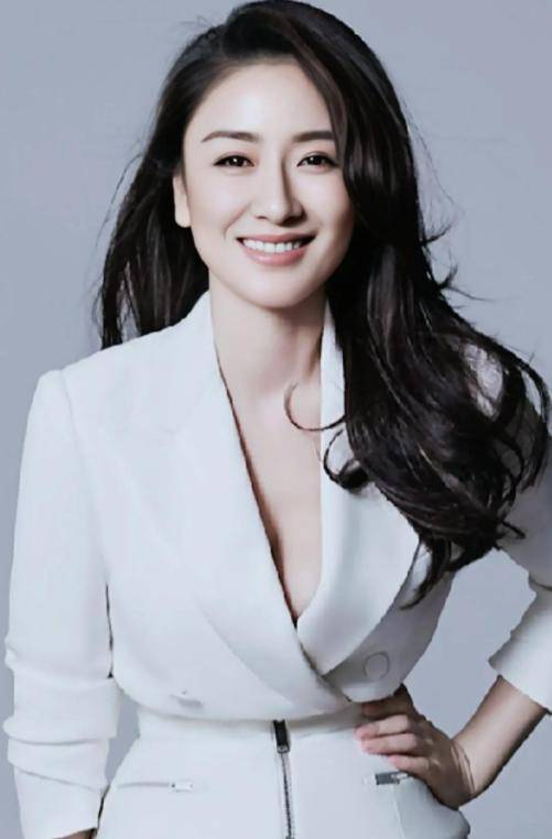 皇冠信用网网址_演员孙宁皇冠信用网网址,与王学兵离婚10年后,前夫家庭美满,她却至今婚姻成谜