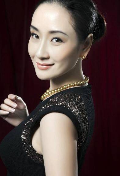 皇冠信用网网址_演员孙宁皇冠信用网网址,与王学兵离婚10年后,前夫家庭美满,她却至今婚姻成谜