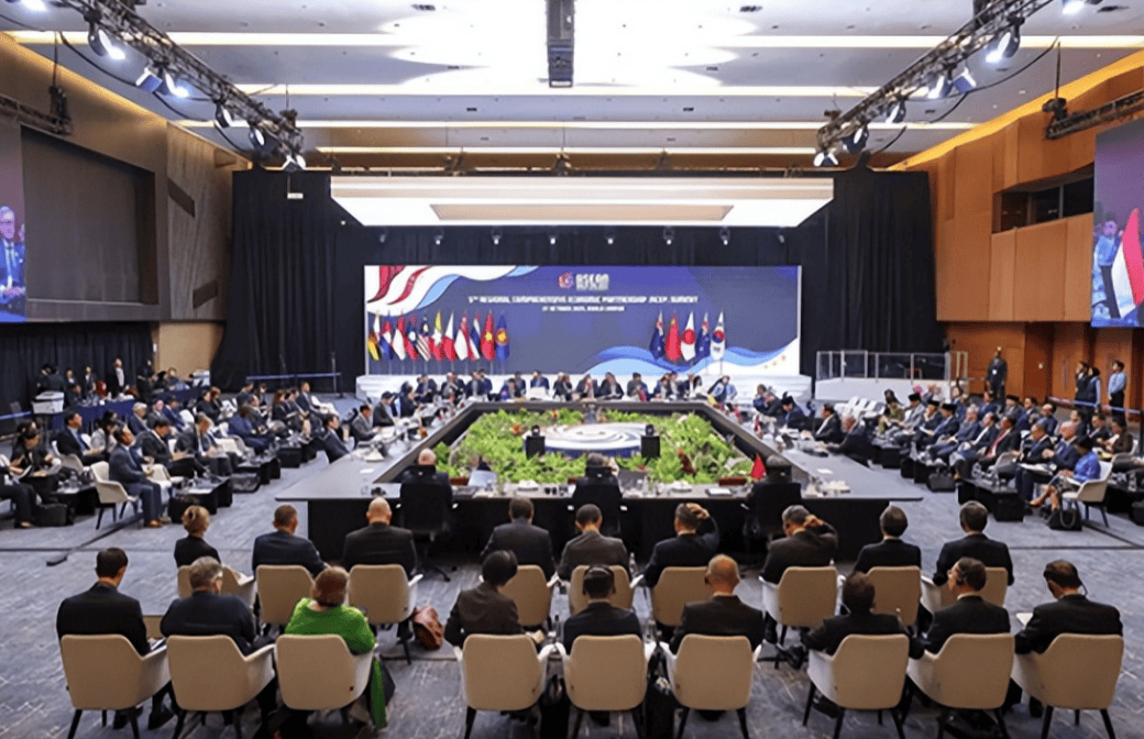 皇冠信用网开户
_特朗普刚走皇冠信用网开户
,中国和东盟的节奏就变了,连续开了两场没有美国的会