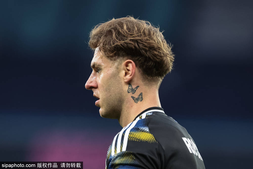 皇冠信用账号申请_谢尔基谈插花脚助攻:想给球迷带快乐皇冠信用账号申请,那脚传球很好的找到了福登